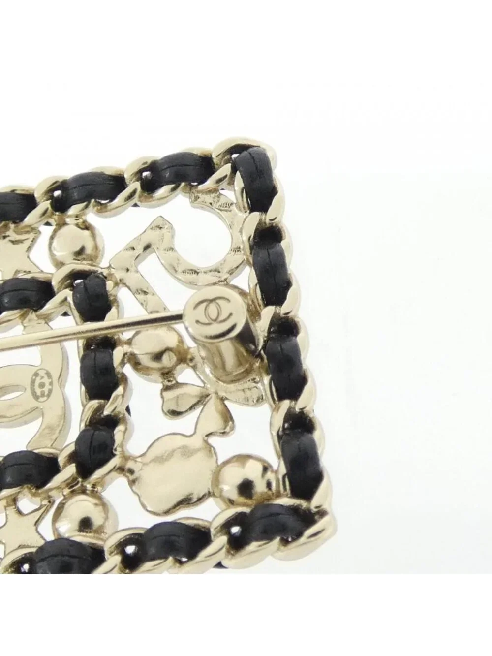 Chanel Brooch Gold